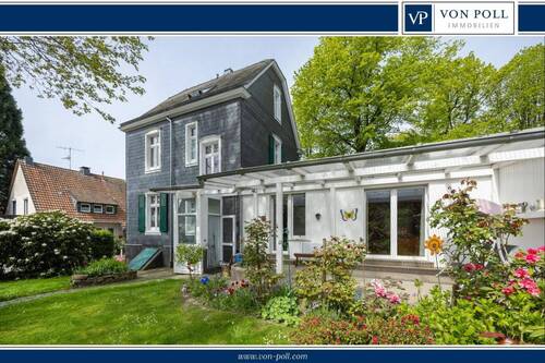 Gartenansicht - Saniertes bergisches Traumhaus mit großzügigem Gartenidyll in Ronsdorf