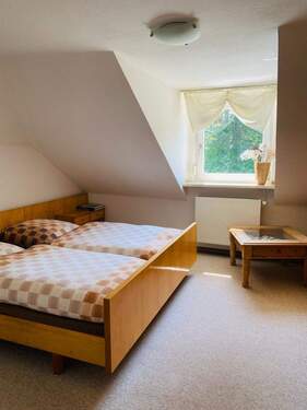 Zimmer-Schlafzimmer OG.jpg - 