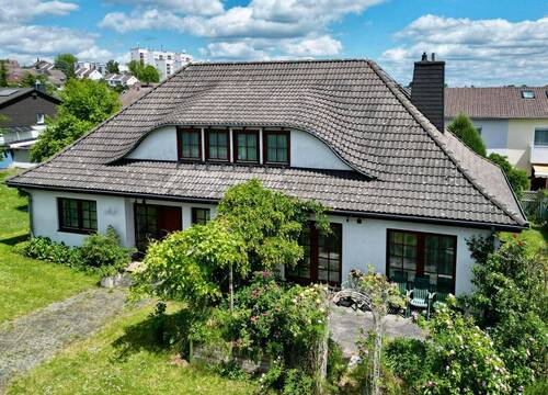 Außenansicht - 5 Zimmer Einfamilienhaus zum Kaufen in Kassel