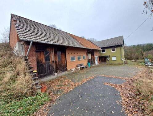 Ansicht - Für kreative Köpfe: Zweifamilienhaus mit Scheune in Hohenroda Glaam *PROVISIONSFREI*
