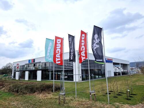 Blick von B588 und A94 - Gewerbeobjekt (Büro, Produktion, Verkauf) in Winhöring / Eisenfelden zum Kaufen