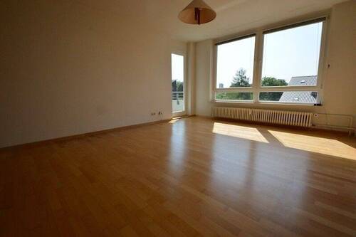 Wohnzimmer - 4 Zimmer Etagenwohnung in Mainz / Bretzenheim