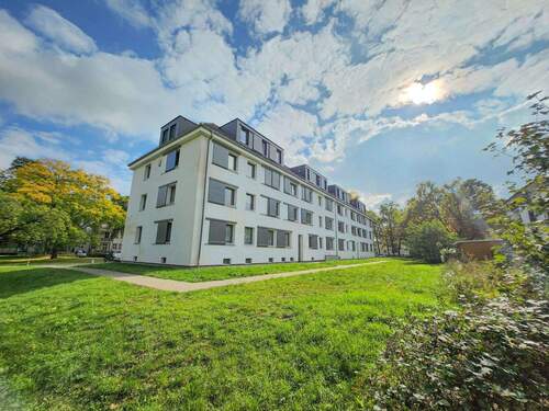 Hausansicht - Etagenwohnung mit 102,80 m&sup2; in Hanau zum Kaufen