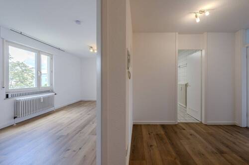 Flur und Schlafzimmer - 