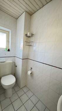 Gäste-WC im Erdgeschoss - Doppelhaushälfte mit 172,50 m² in Eichenau zum Kaufen