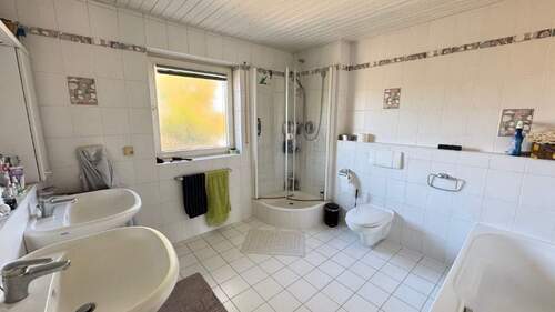Bad im Obergeschoss - 