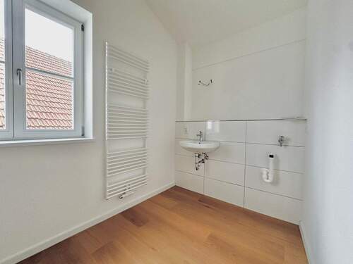 Badezimmer mit Fenster - 