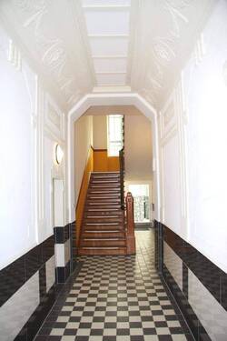 Treppenhaus - Eingang - 