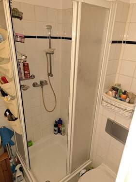 Duschbad.jpg - Etagenwohnung mit 41,00 m&sup2; in Leipzig zum Kaufen