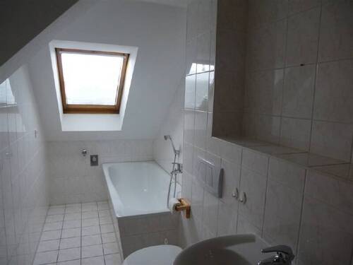 Tageslichtbad mit Wanne - 