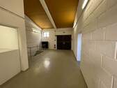 Raum 1 und Zugang zur Fläche - Halle zur Miete in Arnsberg