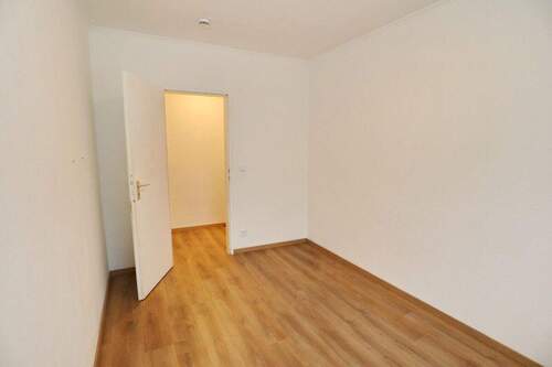 1. Zimmer (2) - 