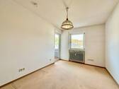 Kinderzimmer mit Zugang zum Nord-Ost-Balkon - 