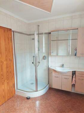 .. Dusche im OG - 