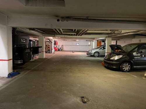 Bild 1 - Romanplatz: Komplette Tiefgarage m. 16 Einzelstellplätzen