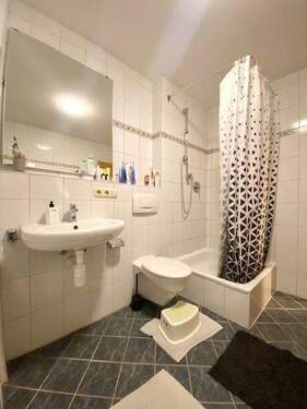 Badezimmer .jpg - 