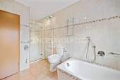 Vollbad im Erdgeschoss - 
