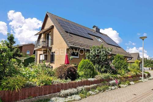 Titel - 5 Zimmer Einfamilienhaus zum Kaufen in Henstedt-Ulzburg