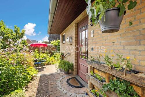 Hauseingang - Einfamilienhaus mit 160,00 m² in Henstedt-Ulzburg zum Kaufen