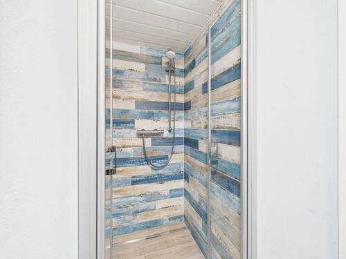 Gäste WC mit Dusche - 