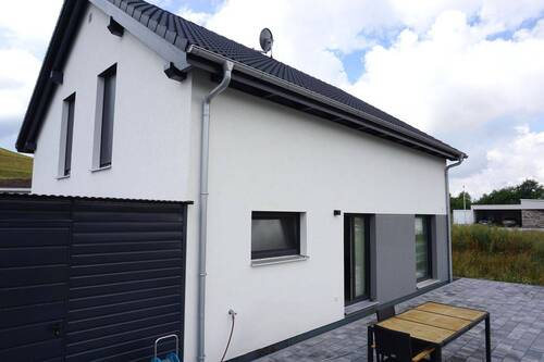 Außenansicht - 5 Zimmer Einfamilienhaus zum Kaufen in Michelau