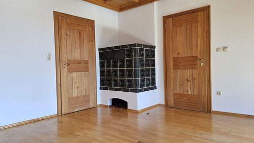 Wohnzimmer - 6 Zimmer Einfamilienhaus in Gangkofen