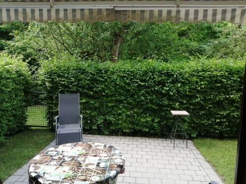 Terrasse und Garten - 2-Zimmer-EG-Wohnung mit TG-Stellplatz und Süd-Terrasse 1 km vom Zentrum