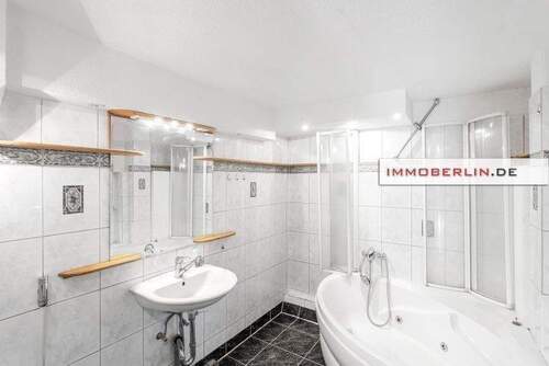 2.jpg - 6 Zimmer Mehrfamilienhaus, Wohnhaus in Berlin