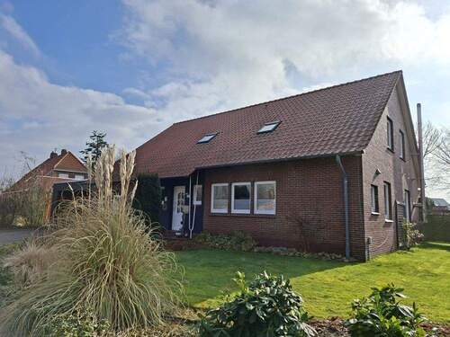 Bild 1 - Frisch renovierte Oberwohnung - 700,00&nbsp;EUR Kaltmiete, ca.&nbsp; 110,00&nbsp;m&sup2;&nbsp;Wohnfl&auml;che