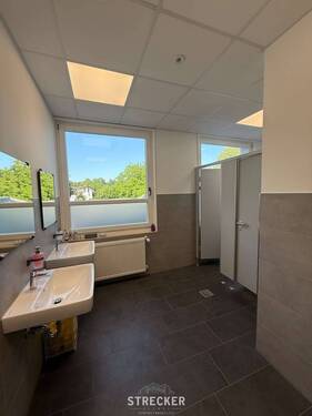 Sanitärbereich Damen - 