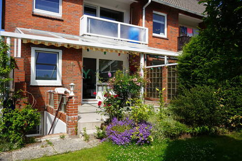Hausansicht - Reihenendhaus mit 2 Einheiten in Top-Lage von Döse
