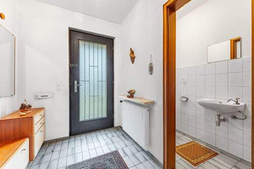 Eingang - 7 Zimmer Doppelhaushälfte zum Kaufen in Augsburg