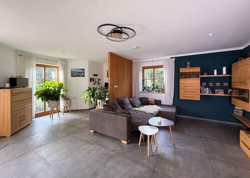 Wohnzimmer EG - 6 Zimmer Einfamilienhaus in Burghausen