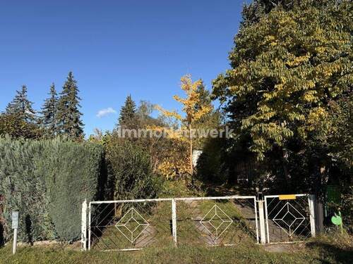 Einfahrt Straßenseite - Grundstück zum Kaufen in Rathenow