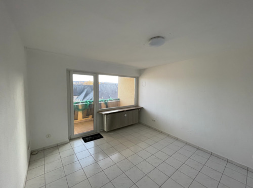 Zimmer 1 - 3 Zimmer Etagenwohnung zur Miete in Kaiserslautern