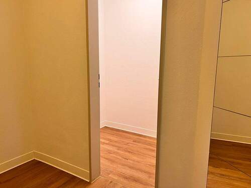 Flur - Abstellraum 1 (2) - 3 Zimmer Etagenwohnung zur Miete in Plauen