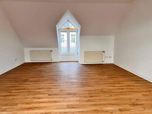 Wohnzimmer (3) - 3 Zimmer Etagenwohnung in Plauen