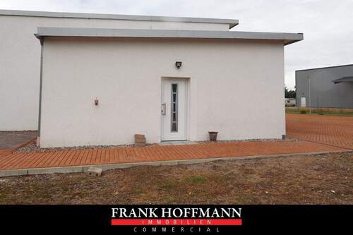 M2041-4 Titelbild ImmoScout - Commercial - Neuwertige Lagerfläche in Kaltenkirchen