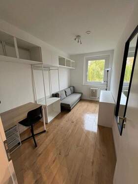 Bild 2 - 4 Zimmer Etagenwohnung zur Miete in Berlin
