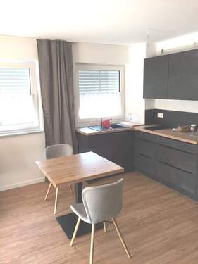 Küchenansicht und Essplatz.JPG - 