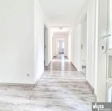 Flur - 5 Zimmer Etagenwohnung zum Kaufen in Röttingen