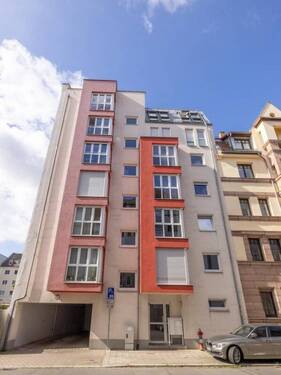 Hausansicht - 3-Zi. ETW mit Balkon in Nürnberg - Luitpoldhain Wohnung kaufen