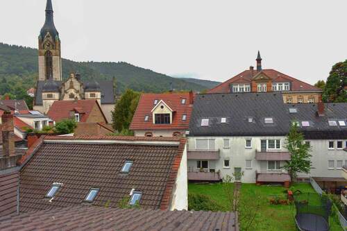 Aussicht auf Kirchturm - 8 Zimmer Mehrfamilienhaus, Wohnhaus zum Kaufen in Heidelberg