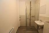 Beispiel Bad mit Dusche - EG Wohnung mit Dusche...da freuen sich nicht nur die Umzugshelfer!