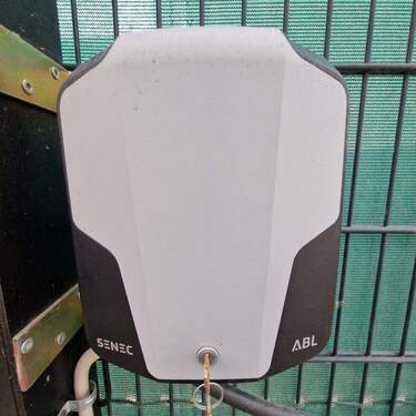 Wallbox im Hof - 