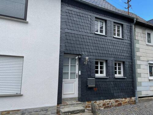 Hausansicht - Urgemütliches 3-Zimmer-Häuschen in Hachenburg