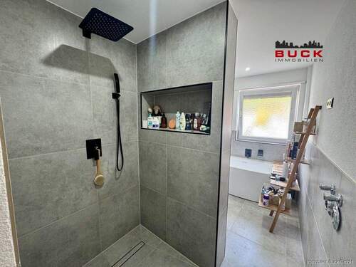 Badezimmer - Dusche - 3 Zimmer Etagenwohnung in Geislingen an der Steige