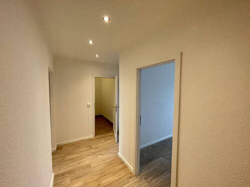Flur - 5 Zimmer Etagenwohnung zur Miete in Chemnitz