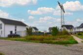 Straßenansicht - Schönes ruhiges Eck-Baugrundstück, familienfreundlich gelegen an einem Fußweg ins Grüne - 500m²
