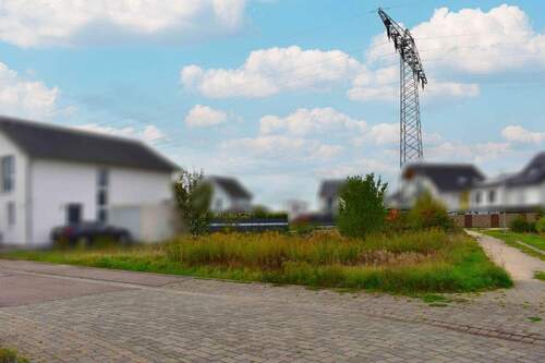 Straßenansicht - Schönes ruhiges Eck-Baugrundstück, familienfreundlich gelegen an einem Fußweg ins Grüne - 500m²